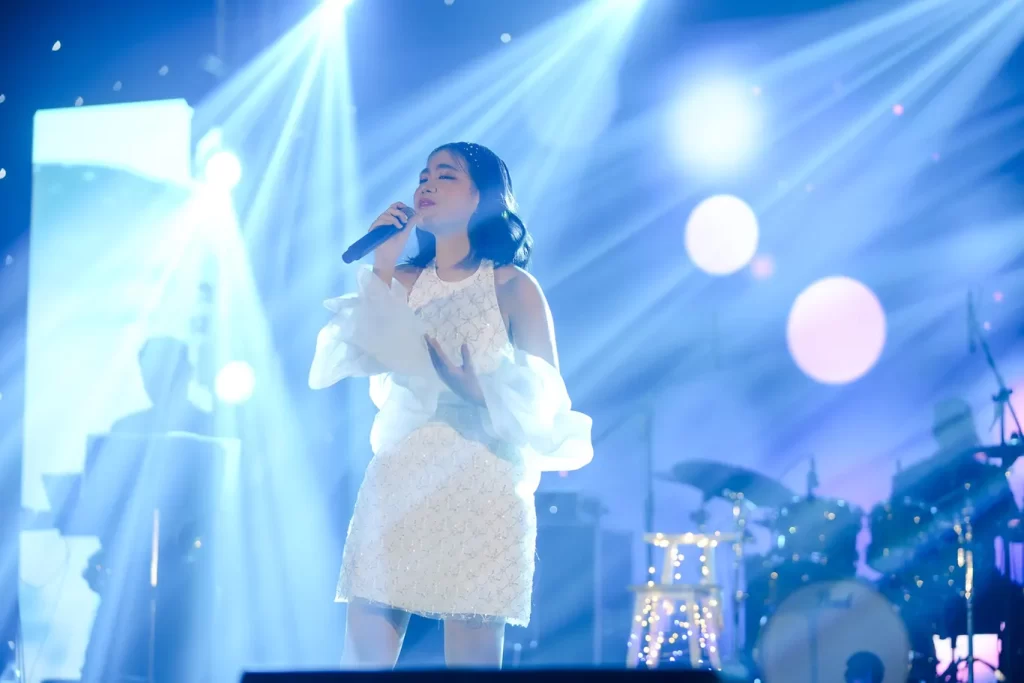 เรียนร้องเพลงตัวต่อตัว คอร์ส Star on Stage ติวร้องเพลงประกวดและออดิชั่น